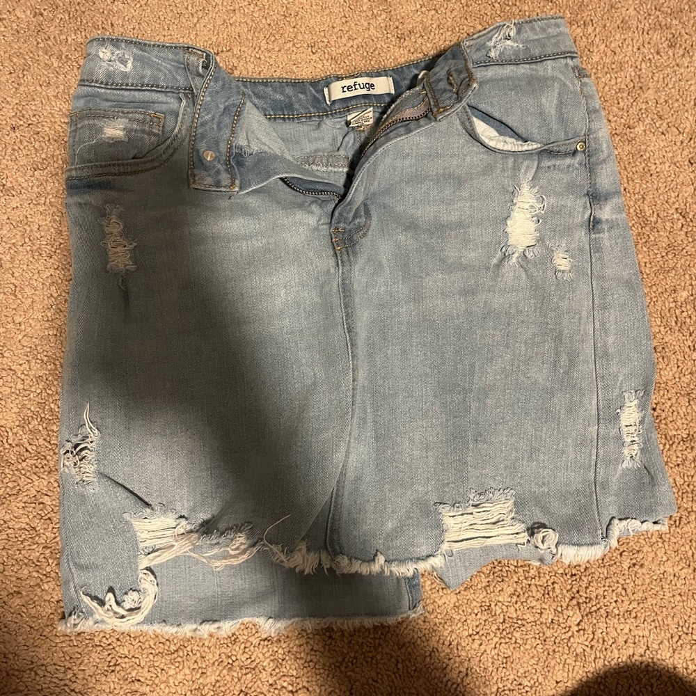 refuge distressed jean skirt!